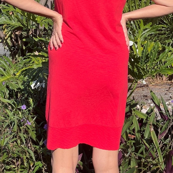 Comfy lightweight knit red dresss with cool hem detail. Size L by Lilla P. - Picture 2 of 5